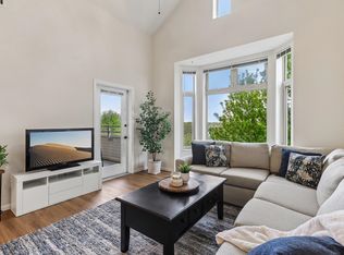 301 Harbour Town Dr APT 432, Madison, WI 53717