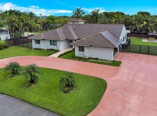 13725 SW 109th Ct, Miami, FL 33176