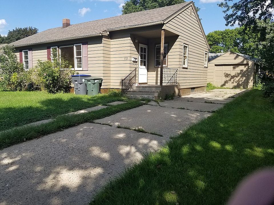 1st image of 832 N Oakley St