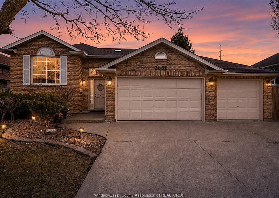 1st image of 3888 Aristotle Cres