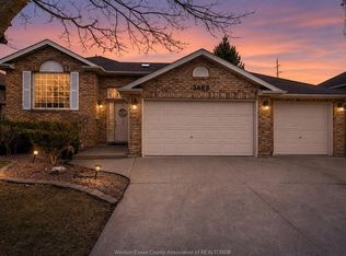 3888 Aristotle Cres, Windsor, ON N9G 2N9