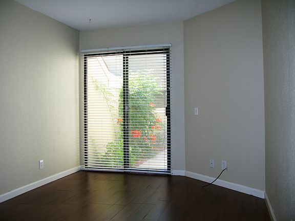 5th image of 5226 Hemlock St APT 34