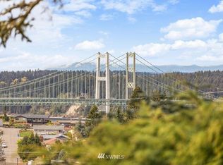 1880 N Hawthorne Dr, Tacoma, WA 98406