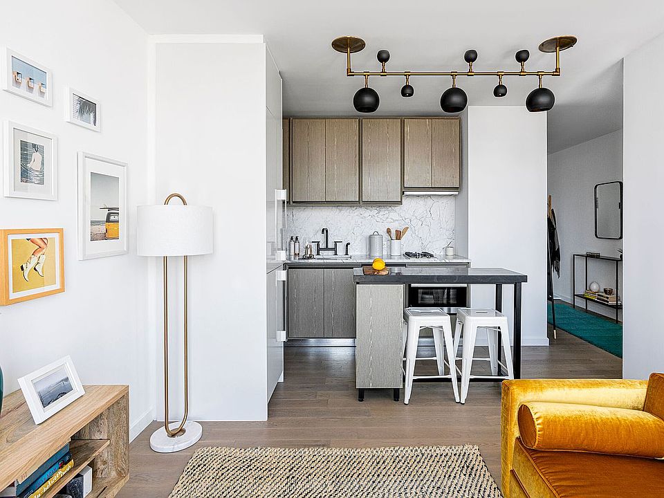 1st image of 626 1st Ave APT W26d