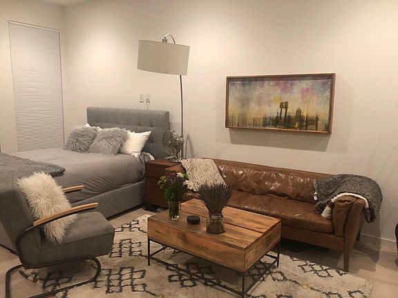 3rd image of 1001 17th St #405