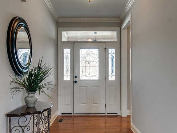 5th image of 3619 Sweetbriar Ave