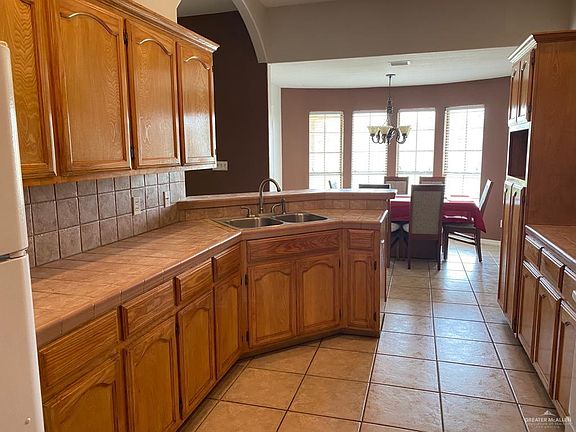2nd image of 3409 Ulex Ave