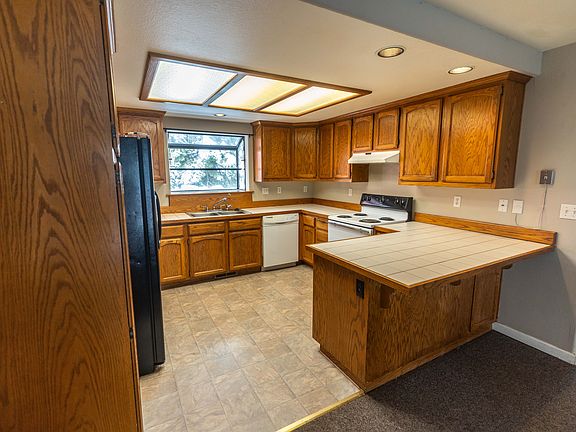 5th image of 880 Tata Ln