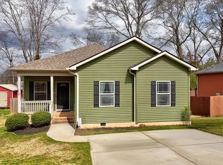 112 W 3rd Ave, Easley, SC 29640