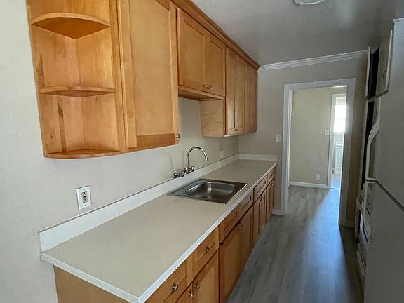 4th image of 545 S 11th St APT 6