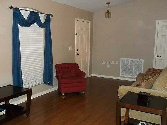 3rd image of 6374 Oakpoint Dr