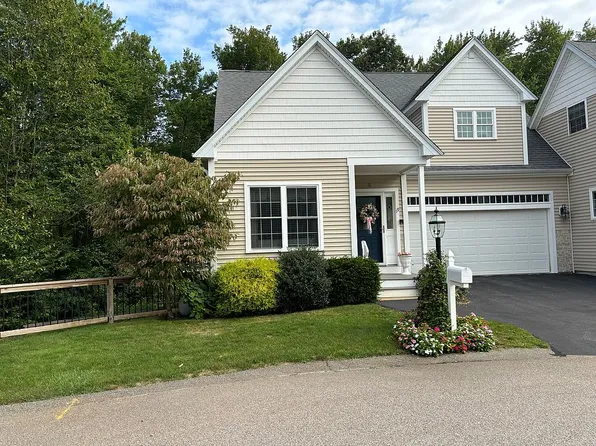 19 Northfield Dr, Rockland, MA 02370