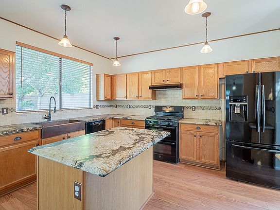3rd image of 6042 W Kimberly Way
