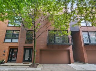 2046 W Willow St, Chicago, IL 60647