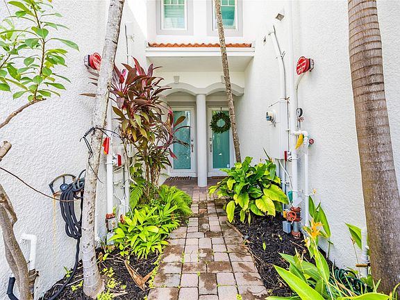 4th image of 730 NE 7th Avenue #730