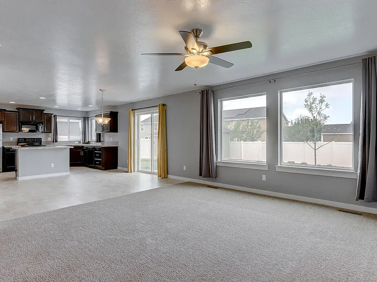 1924 W Deserthawk Dr — Photo 9