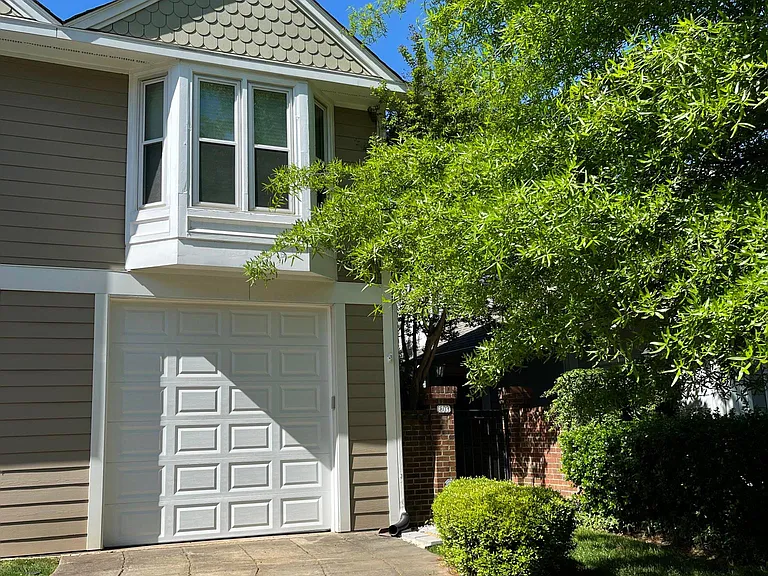 803 Greenleaf Ave — Photo 1