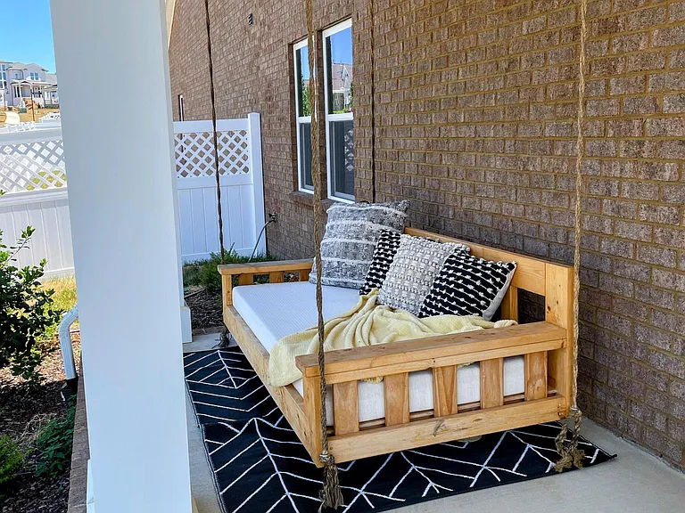 903 Orchid Pl — Photo 2