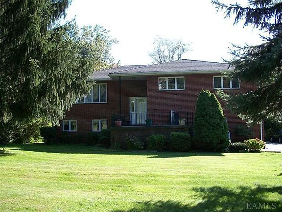 2nd image of 126 Dahlia Dr