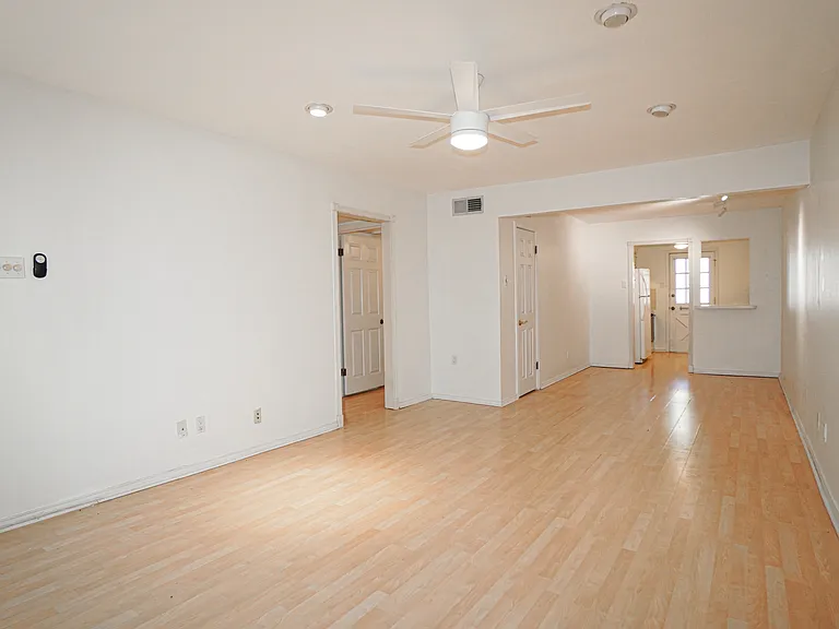 4211 Newton Ave #209 — Photo 8