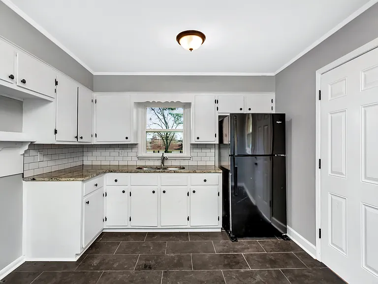 4609 Newton Ave SW — Photo 12