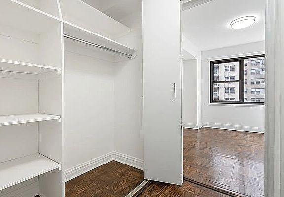 4th image of 405 E 56th St APT 8G