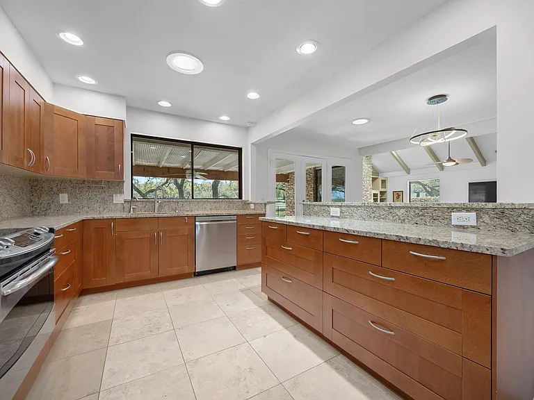 11532 Spicewood Pkwy — Photo 8