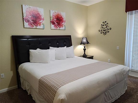 3rd image of 5076 Tideview Cir #91