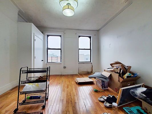 5th image of 250 Stockholm St #4RR