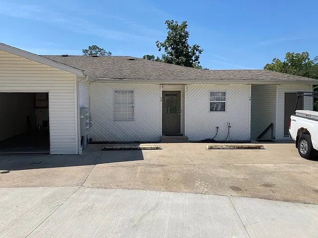 2 bed, 1000 sqft, $1,400 — Photo 2