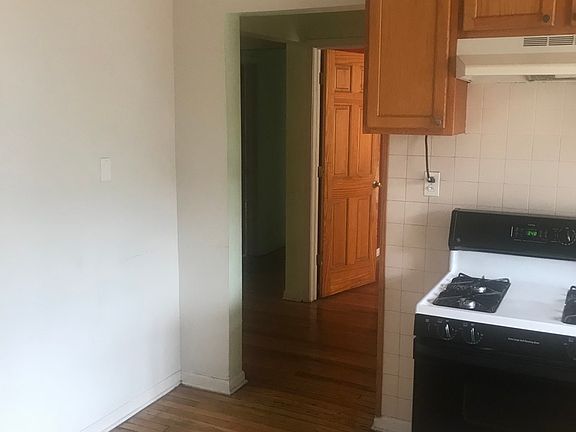 5th image of 2214 N St Louis Ave APT 1A