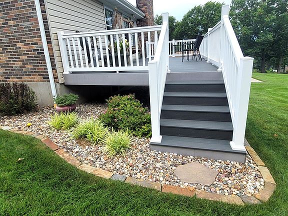 3rd image of 2908 Fairview Cir