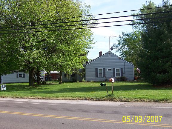 2nd image of 15 High Grove Blvd