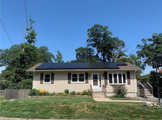 33 Park St, North Providence, RI 02904