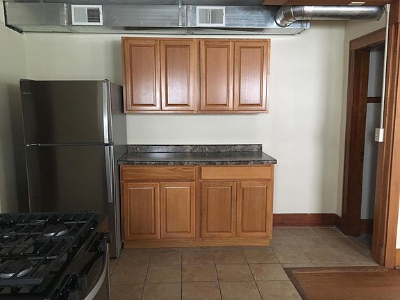 4th image of 911 W South St APT 1