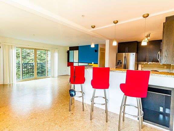 2nd image of 511 100th Ave NE APT 201
