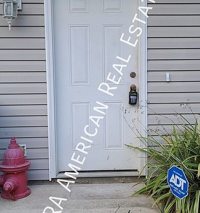 2nd image of 2103 Pomegranate Ct