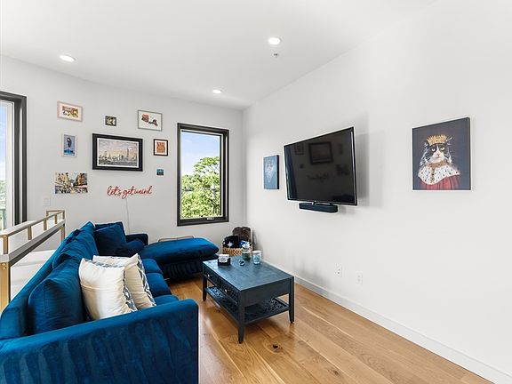 5th image of 191 Condor St #9