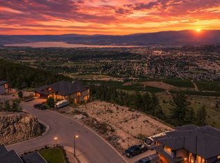 1726 Carnegie St, Kelowna, BC V1P 1T3