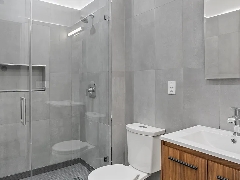 329 Henry St #3F — Photo 6