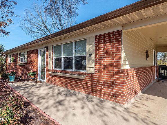 3rd image of 130 Garwood Ln