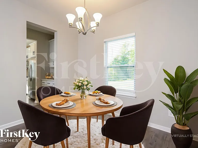 2377 Dukes Hollow Ct — Photo 6