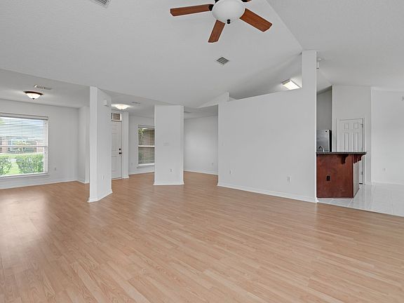 4th image of 2308 Heritage Cir