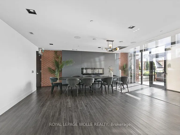 15 Wellington St S #1204 — Photo 29