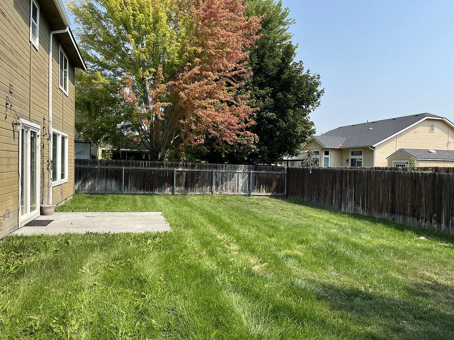 4 bed, 2.5 bath, 2054 sqft, $2,400 — Photo 3