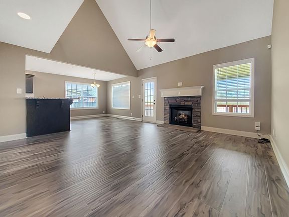 5th image of 722 Crestone Ln