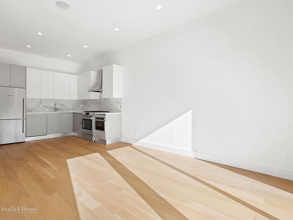 1st image of 5-28 47th Ave #3B