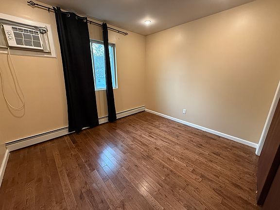 3rd image of 172-27 Baisley Blvd #3A