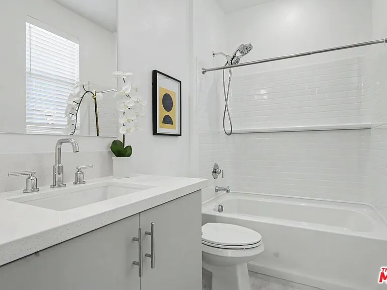 126 Hazel Dr — Photo 16