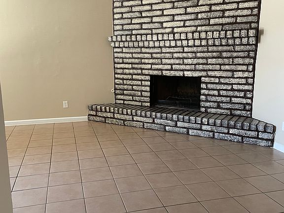 2nd image of 3008 E Glen Dr